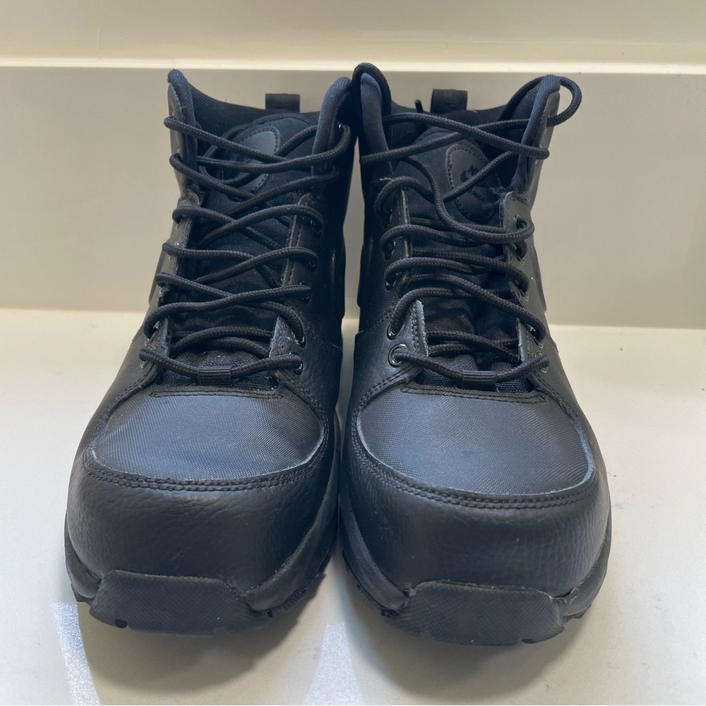 Youth Nike Shoes - Picture 5 of 12